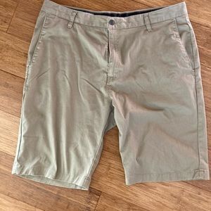 Volcom khaki shorts